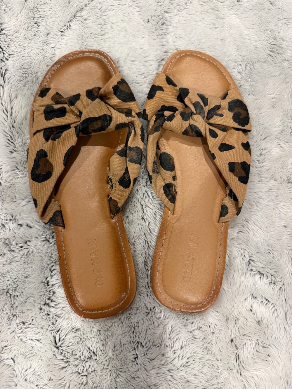 Old Navy Leopard-Print Knot Slide Sandals in Tan and Black